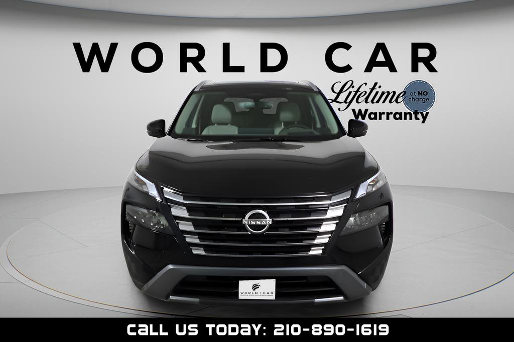 Used 2025 Nissan Rogue SL w/ Tech Package image 2