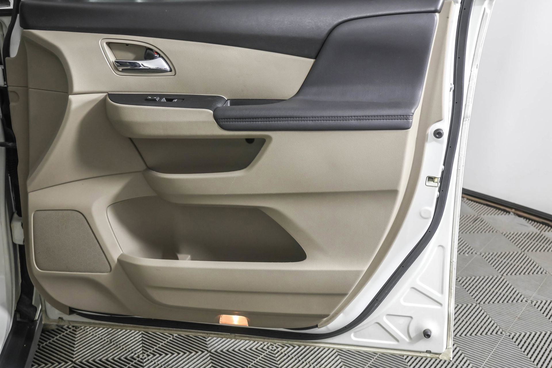 Used 2016 Honda Odyssey EX-L image 48