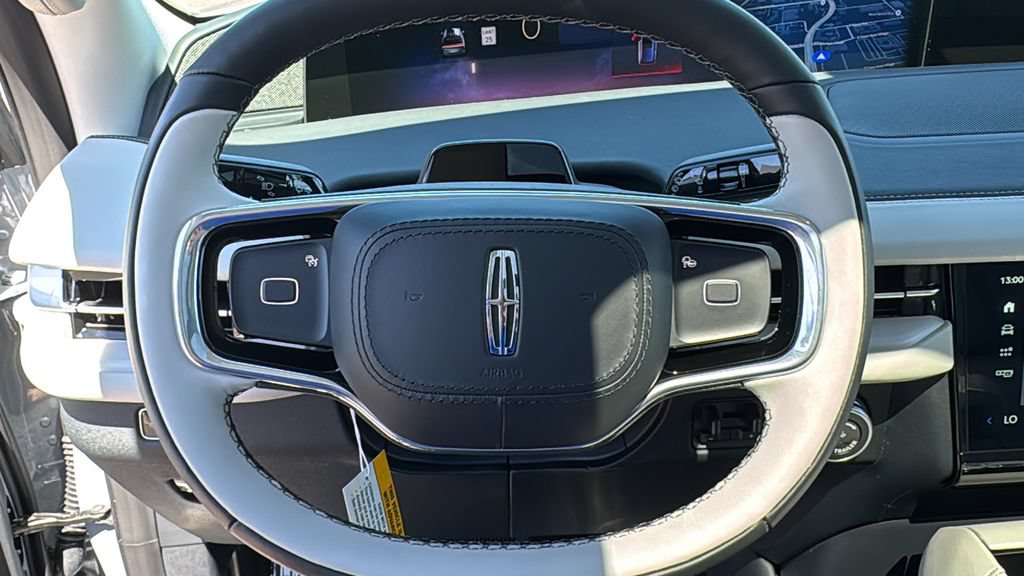 New 2026 Lincoln Navigator Reserve w/ Jet Appearance Package AWD/4WD image 8