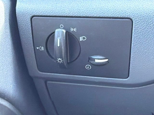 Used 2010 Ford Transit Connect XLT FWD image 23