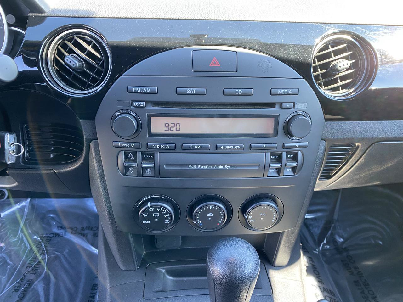 Used 2006 MAZDA MX-5 Miata Touring RWD image 36