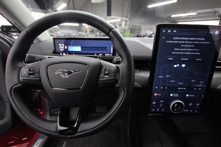 Used 2021 Ford Mustang Mach-E Premium AWD/4WD image 15