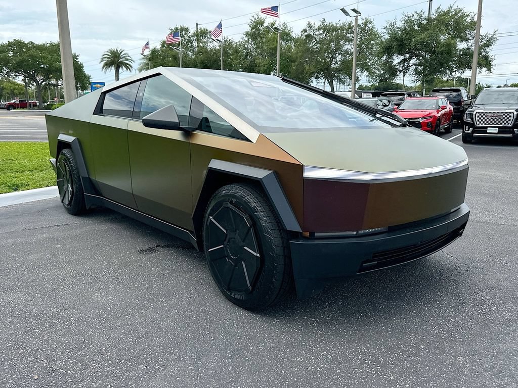 Used 2024 Tesla Cybertruck AWD Crew Cab image 3
