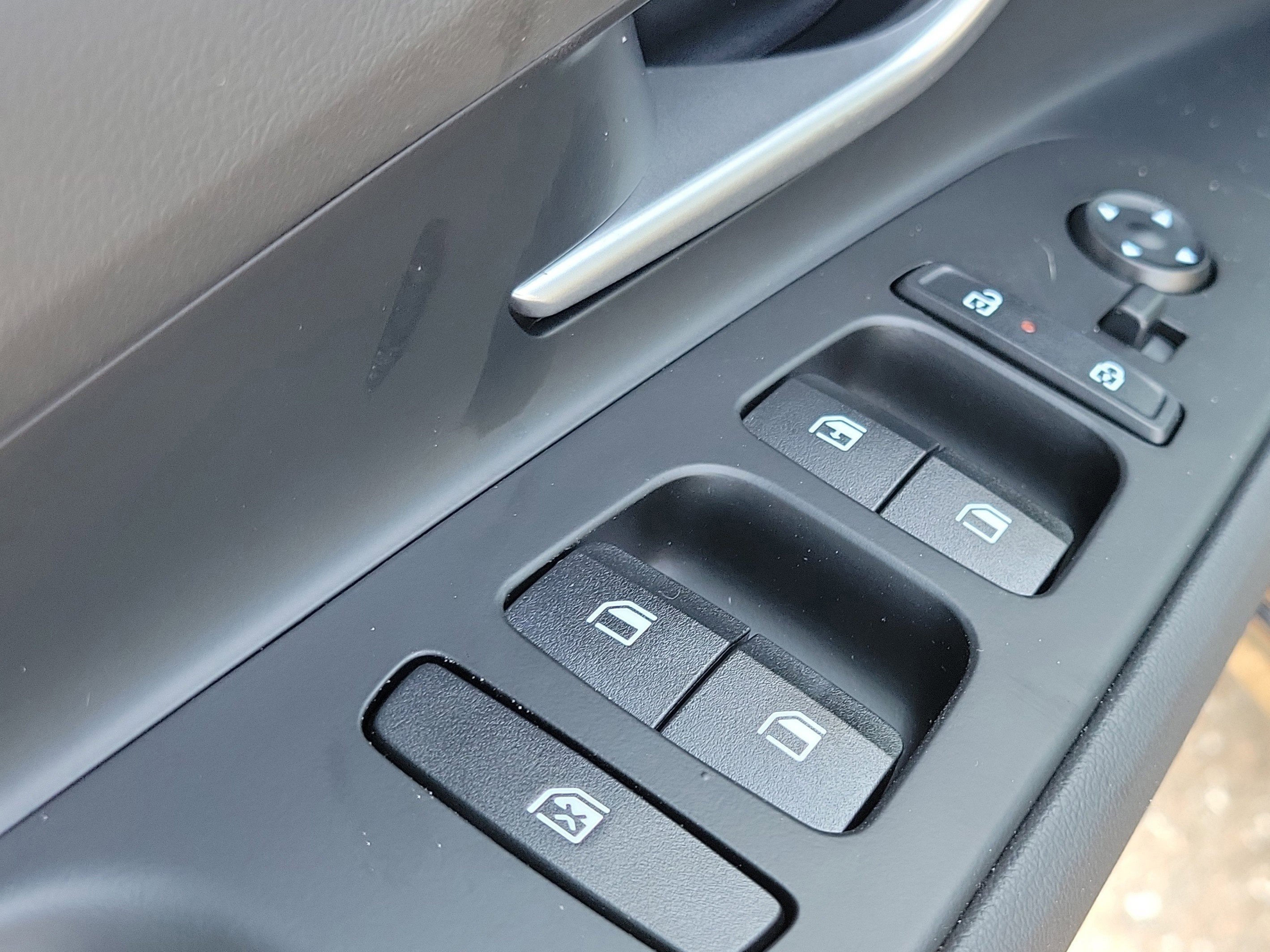 New 2026 Hyundai Elantra SE FWD image 18