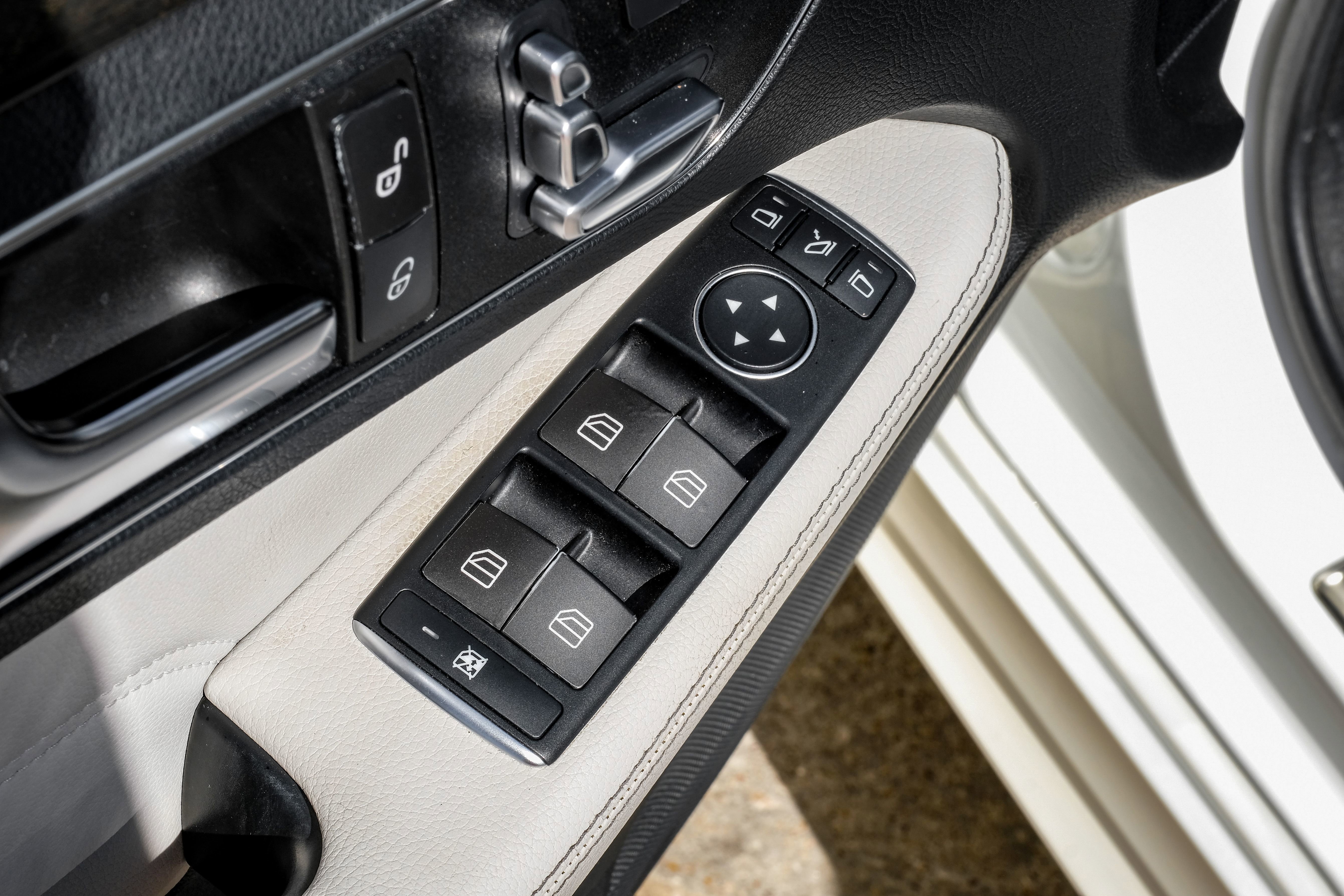 Used 2015 Mercedes-Benz E 350 Sedan w/ Premium 1 Package image 41