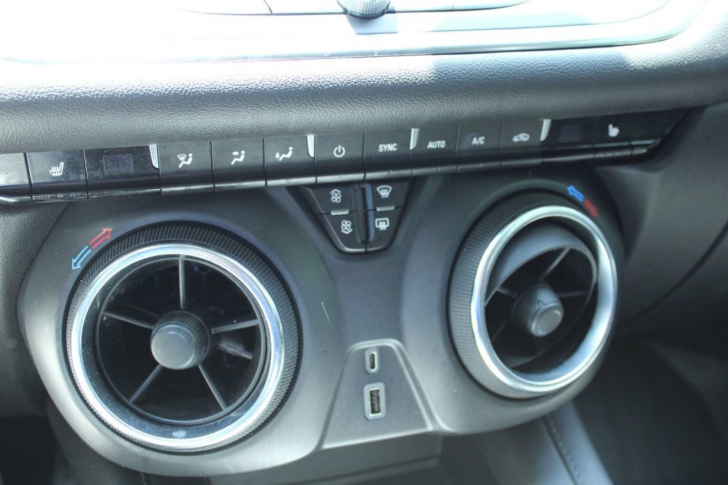 Used 2022 Chevrolet Blazer LT FWD image 15