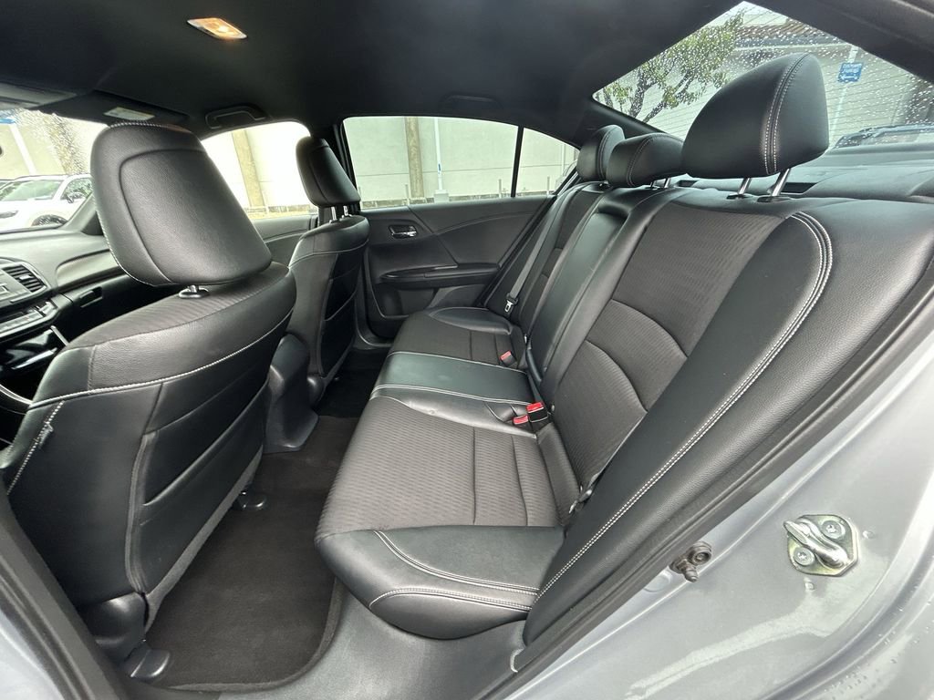 Used 2017 Honda Accord Sport image 22
