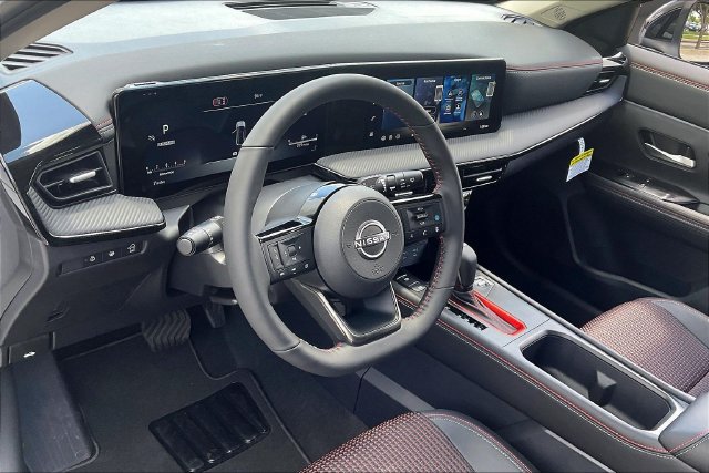 New 2026 Nissan Kicks SR w/ SR Premium Package FWD image 7