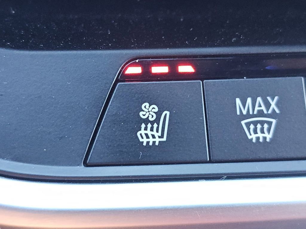 Used 2019 BMW X7 xDrive50i w/ M Sport Package image 20