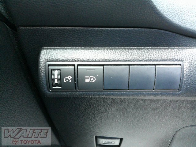 Certified 2021 Toyota Corolla LE image 16
