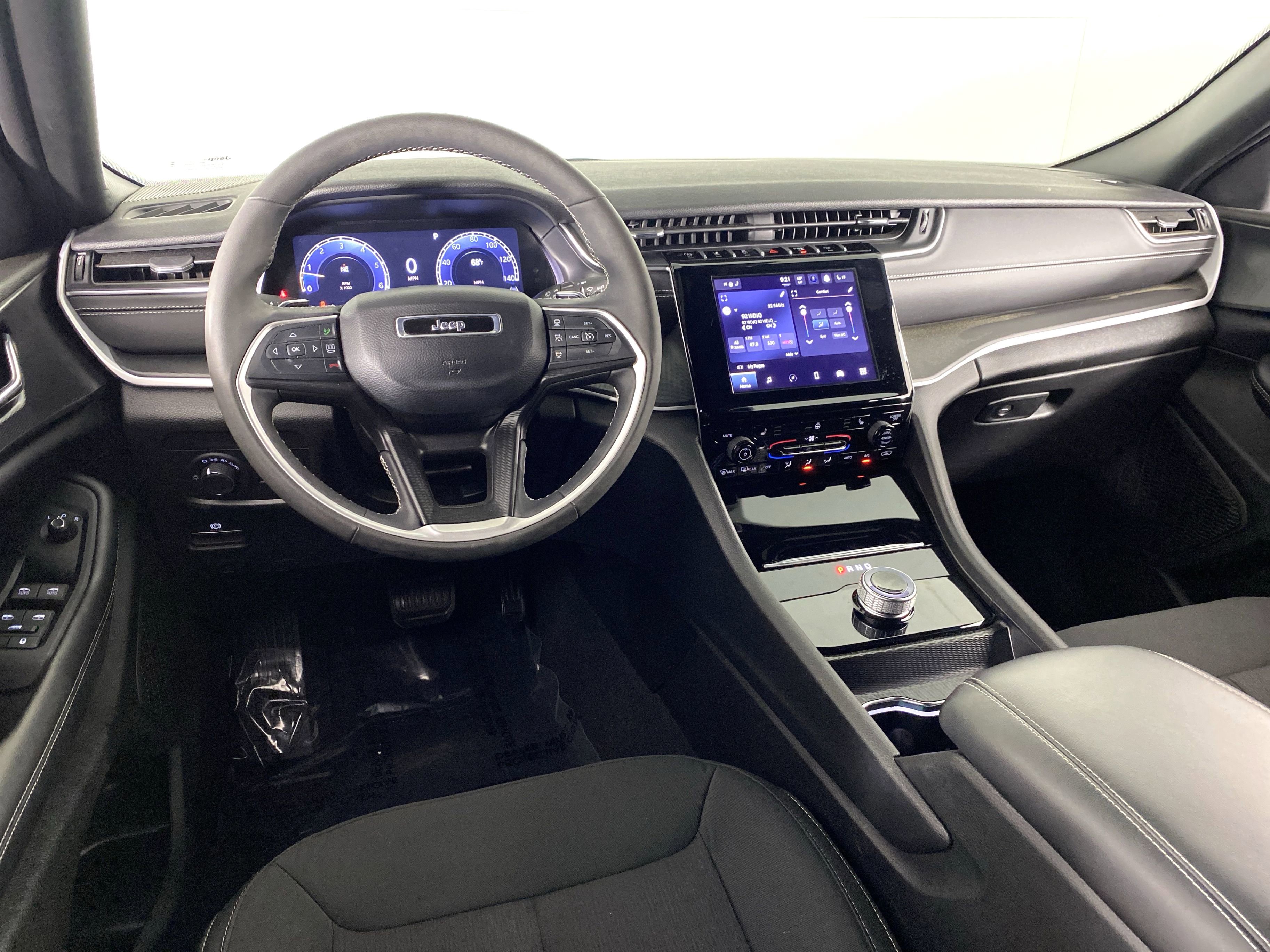 Used 2024 Jeep Grand Cherokee Laredo w/ Luxury Tech Group I AWD/4WD image 18