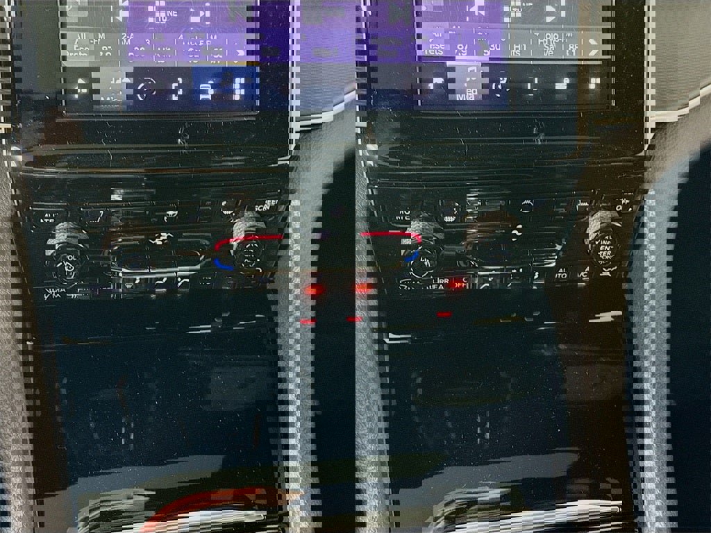 New 2025 Jeep Grand Cherokee L Altitude image 10