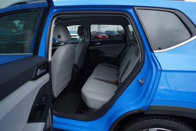 Used 2023 Volkswagen Taos SE w/ Panoramic Sunroof Package image 15
