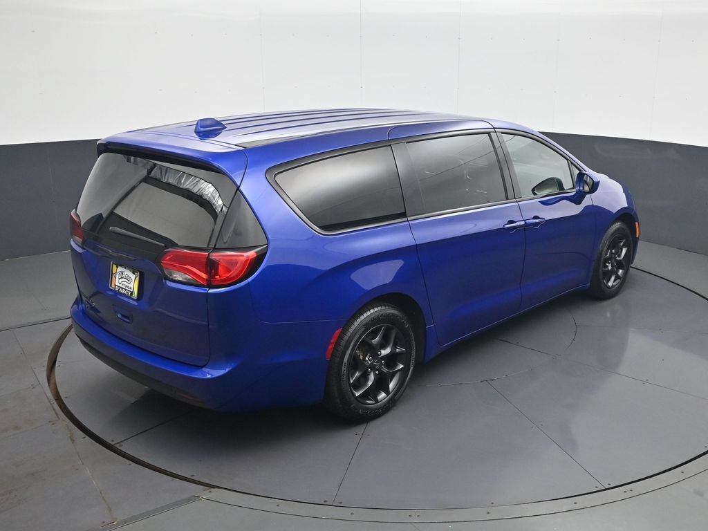 Used 2019 Chrysler Pacifica Touring Plus w/ S Appearance Package FWD image 19