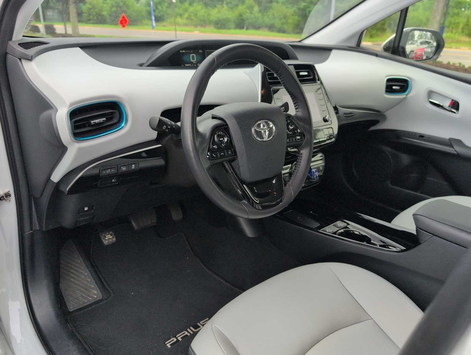 Used 2022 Toyota Prius XLE AWD/4WD image 10