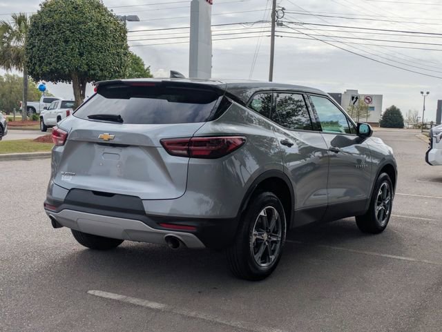 Used 2025 Chevrolet Blazer LT image 3