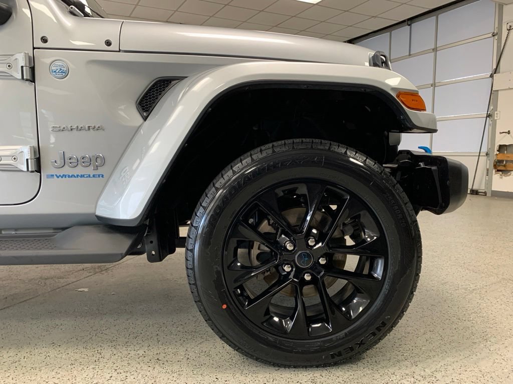 Certified 2024 Jeep Wrangler Unlimited Sahara w/ Safety Group AWD/4WD image 8