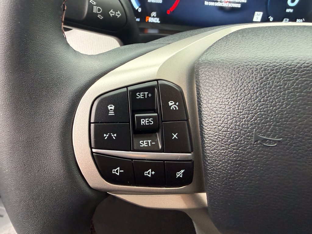 Certified 2025 Ford Explorer Active AWD/4WD image 25