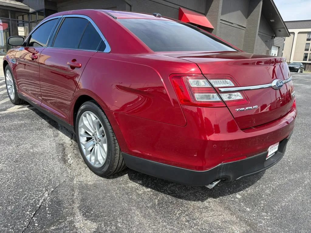 Used 2017 Ford Taurus Limited FWD image 3