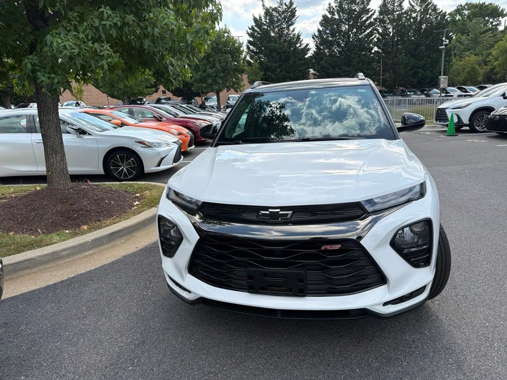 Used 2023 Chevrolet TrailBlazer RS w/ Sun and Liftgate Package AWD/4WD image 3