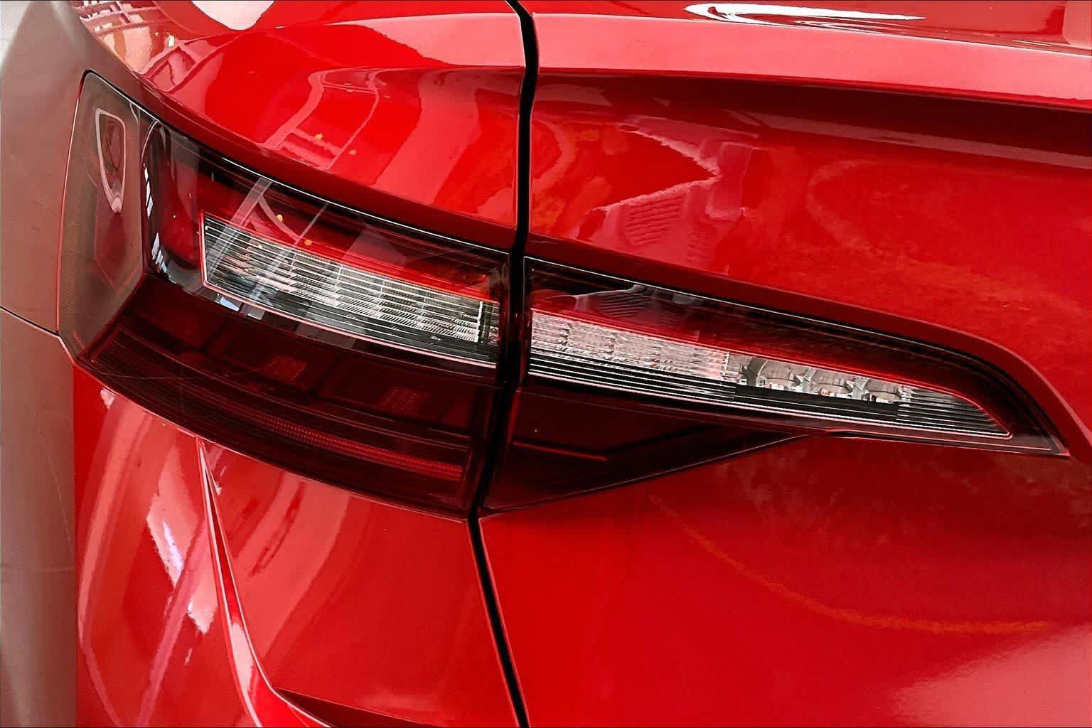 Used 2022 Volkswagen Jetta SE w/ Panoramic Sunroof Package FWD image 27