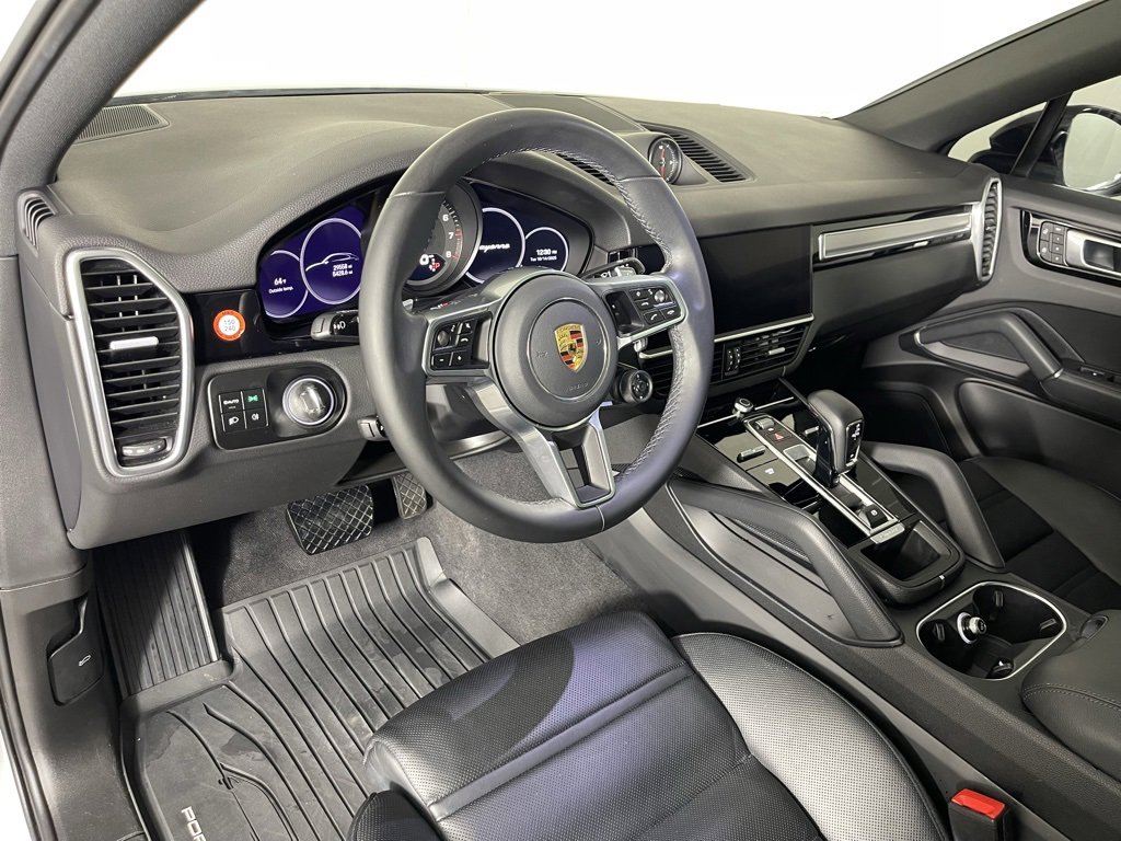 Certified 2023 Porsche Cayenne Coupe image 4