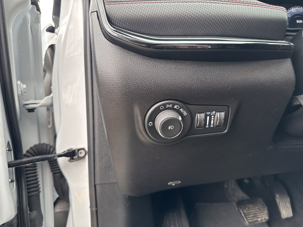 Used 2024 Jeep Compass Trailhawk w/ Trailhawk Elite Group AWD/4WD image 24