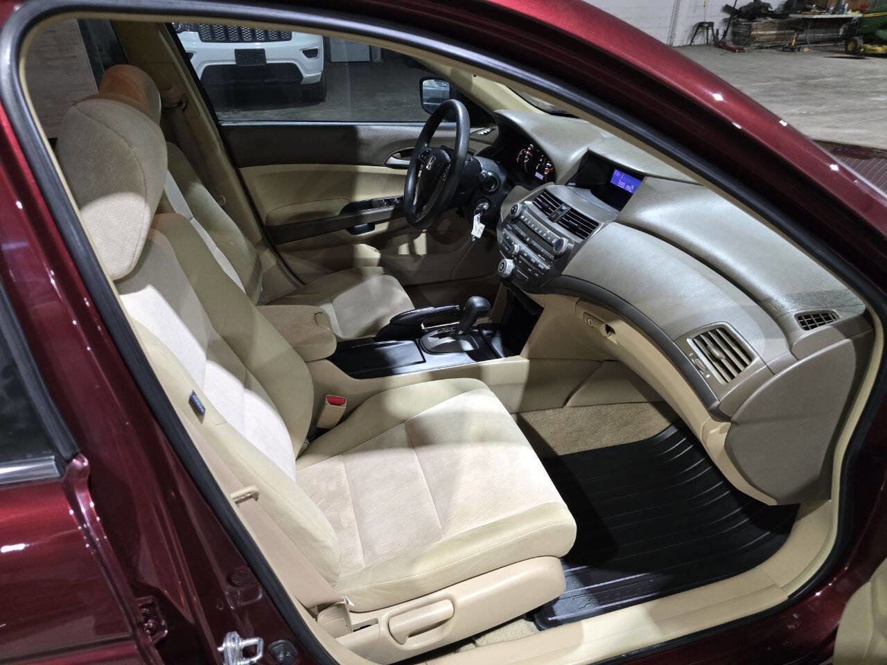 Used 2009 Honda Accord LX-P image 32