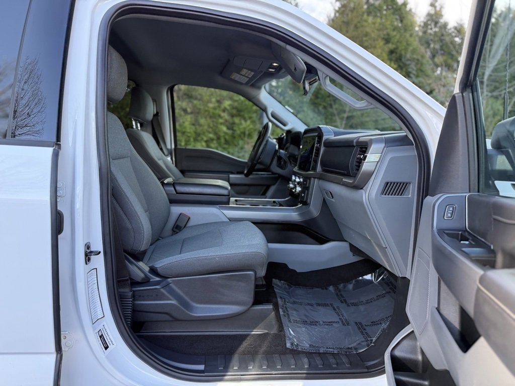 Used 2025 Ford F150 XLT w/ Equipment Group 301A Standard image 22