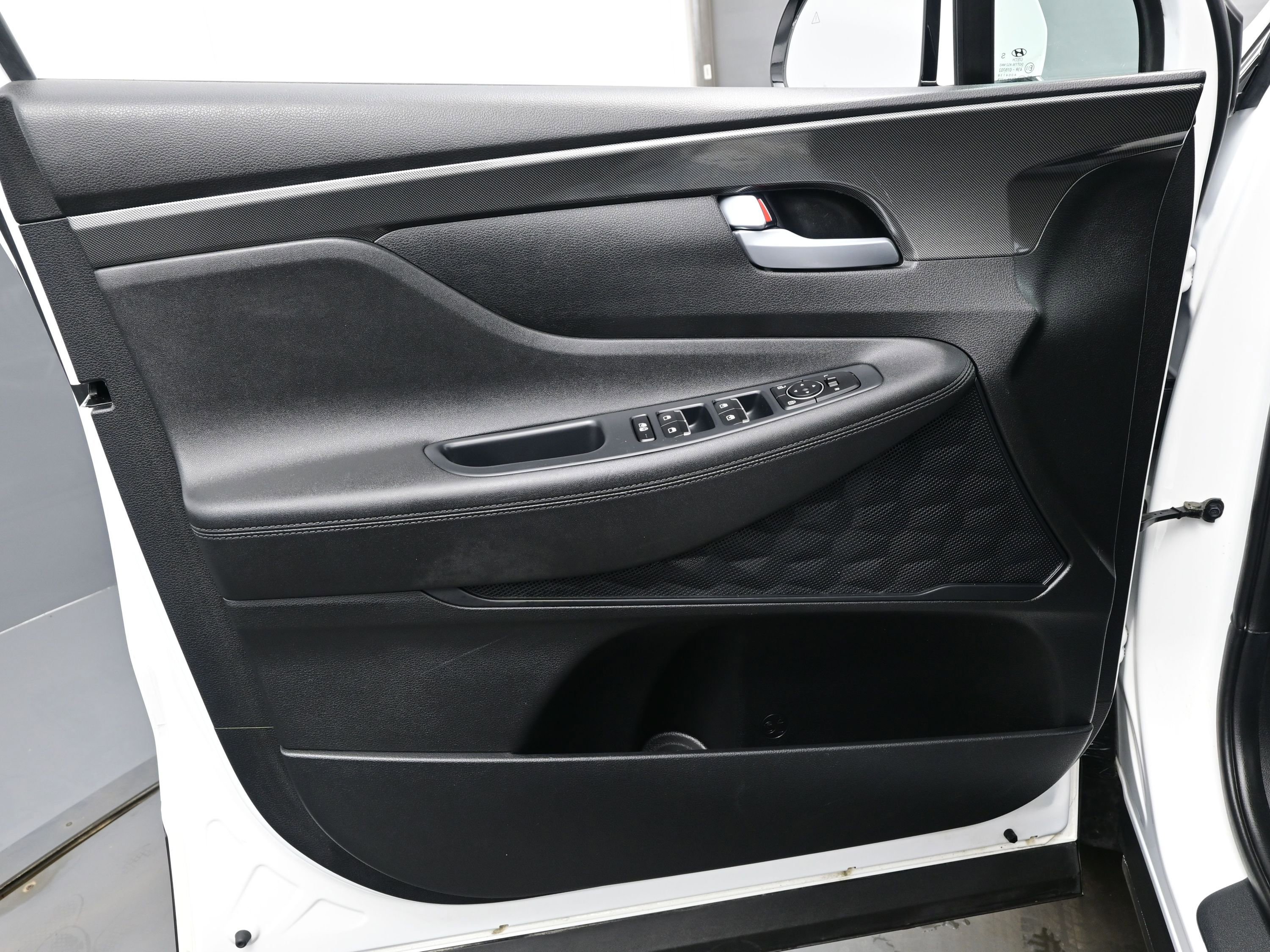 Used 2023 Hyundai Santa Fe SEL image 9