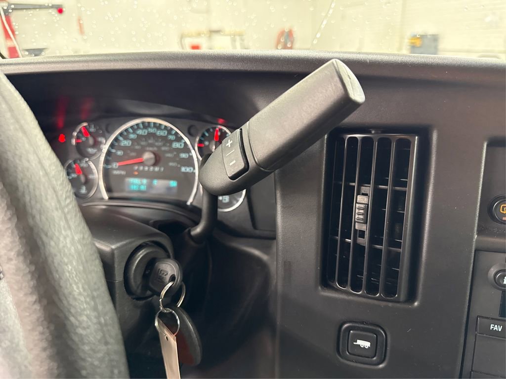 Used 2025 GMC Savana 3500 LT w/ LT Preferred Equipment Group image 27
