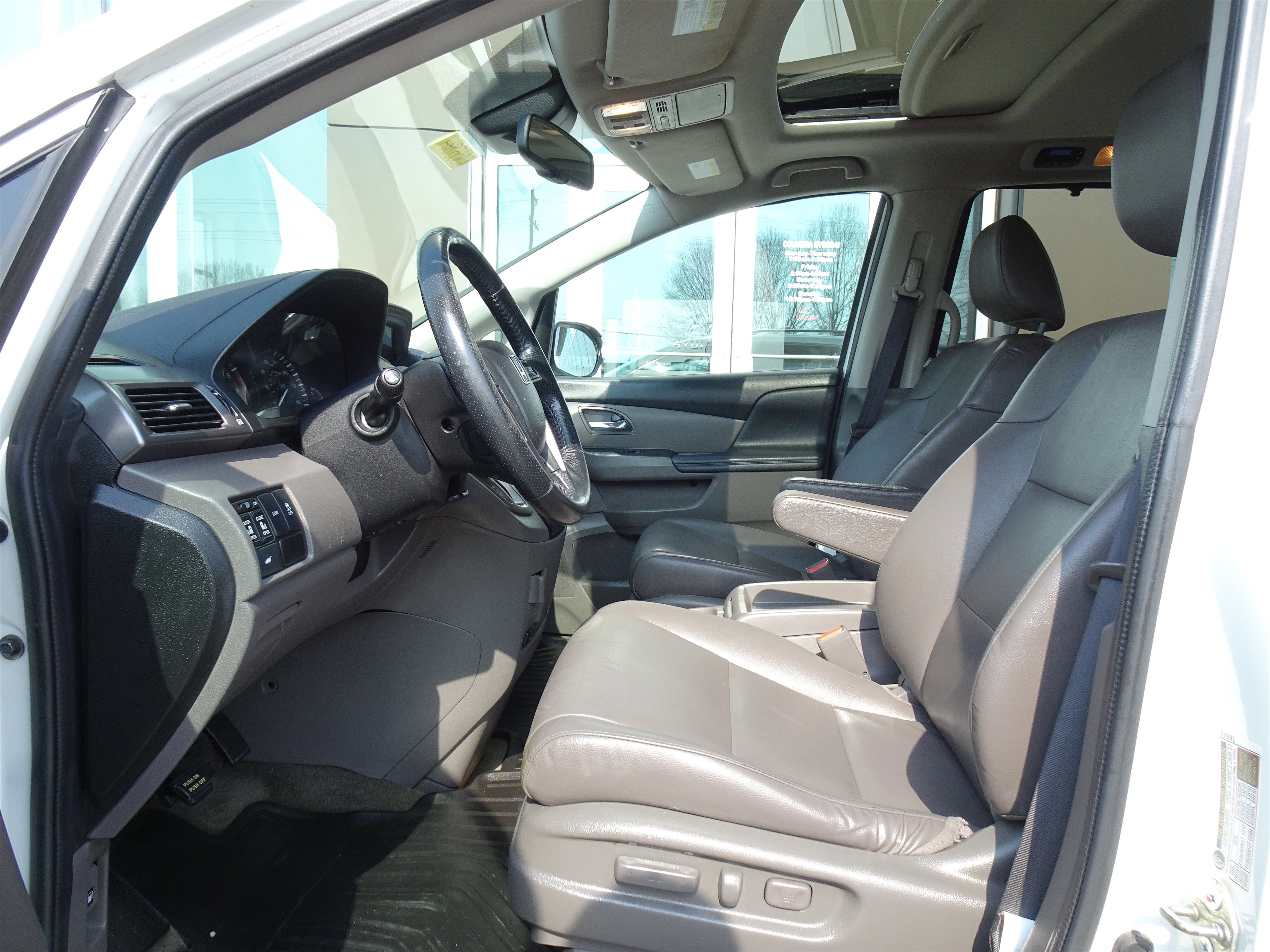 Used 2015 Honda Odyssey EX-L image 8