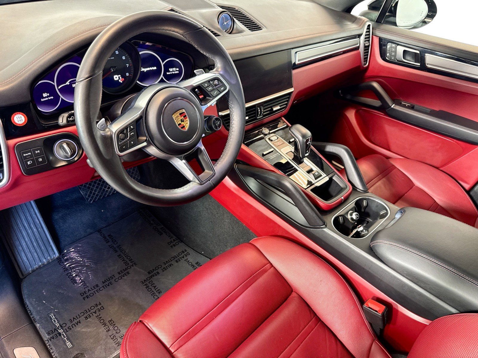 Used 2023 Porsche Cayenne Platinum Edition image 4