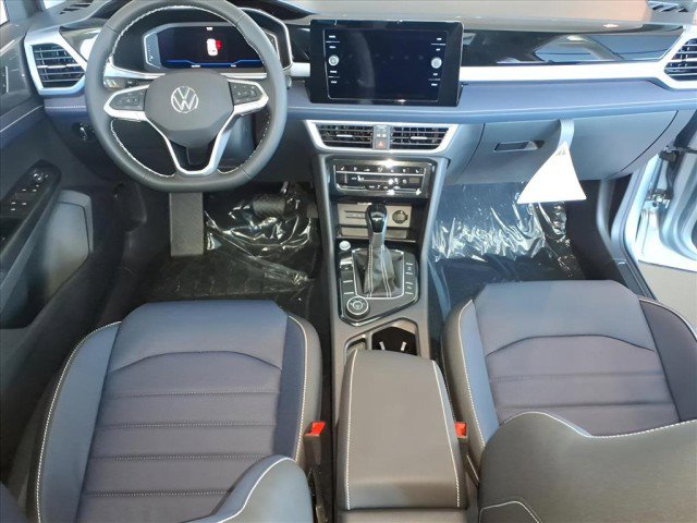 New 2025 Volkswagen Taos SEL image 10