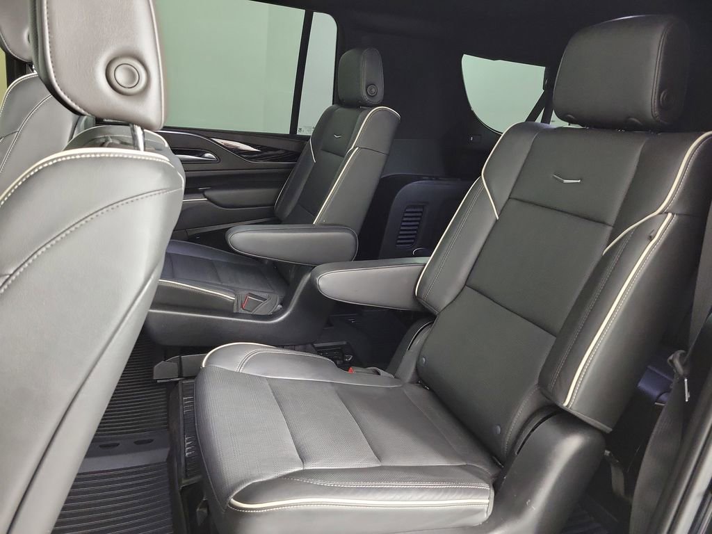 Used 2023 Cadillac Escalade ESV Sport AWD/4WD image 12