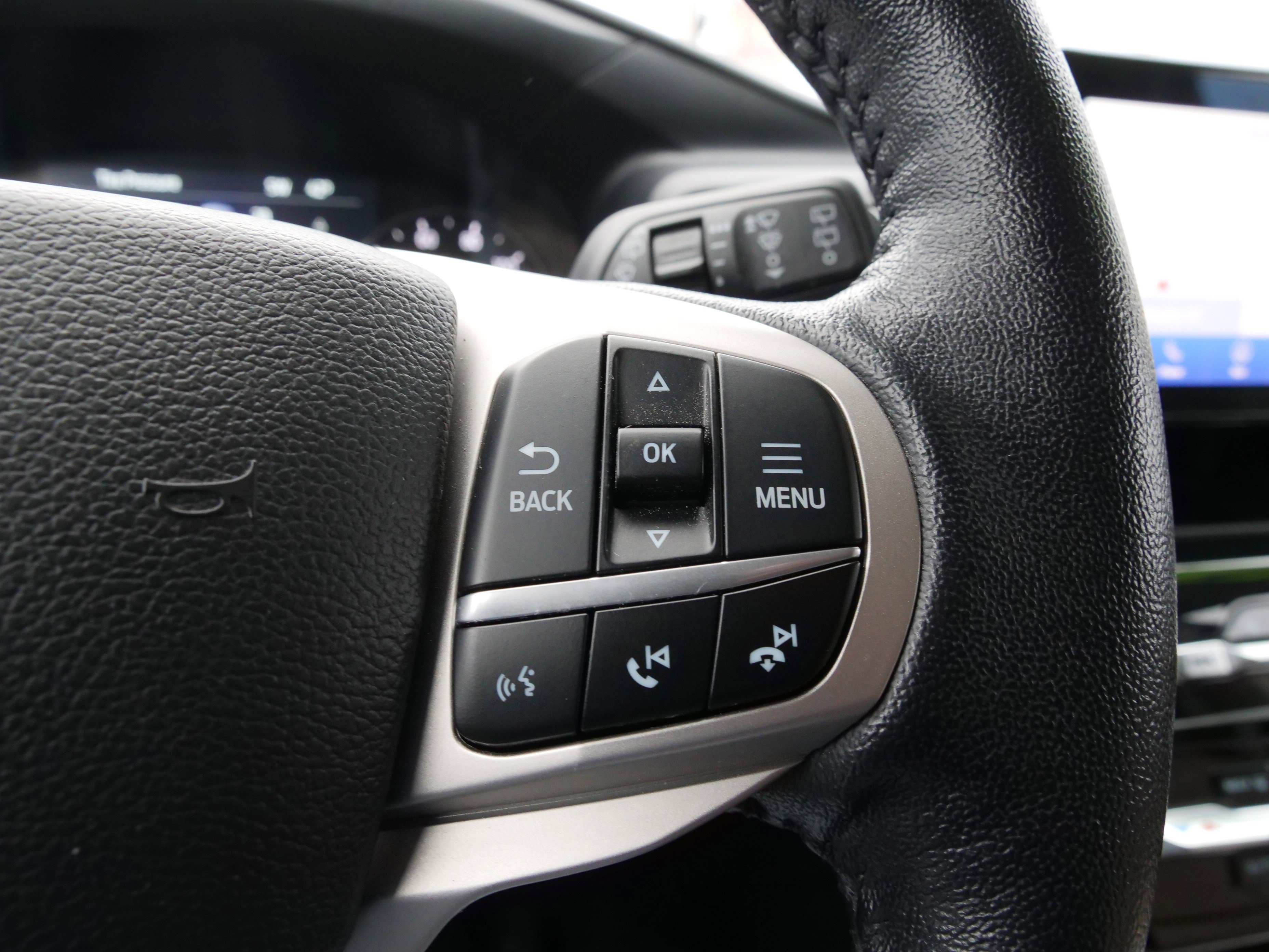 Used 2022 Ford Explorer Limited w/ Equipment Group 301A image 24