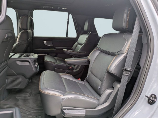 Used 2025 Ford Expedition Tremor AWD/4WD image 16