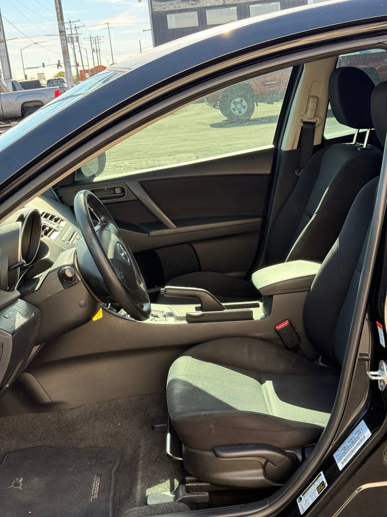 Used 2011 MAZDA MAZDA3 i Sport FWD image 9