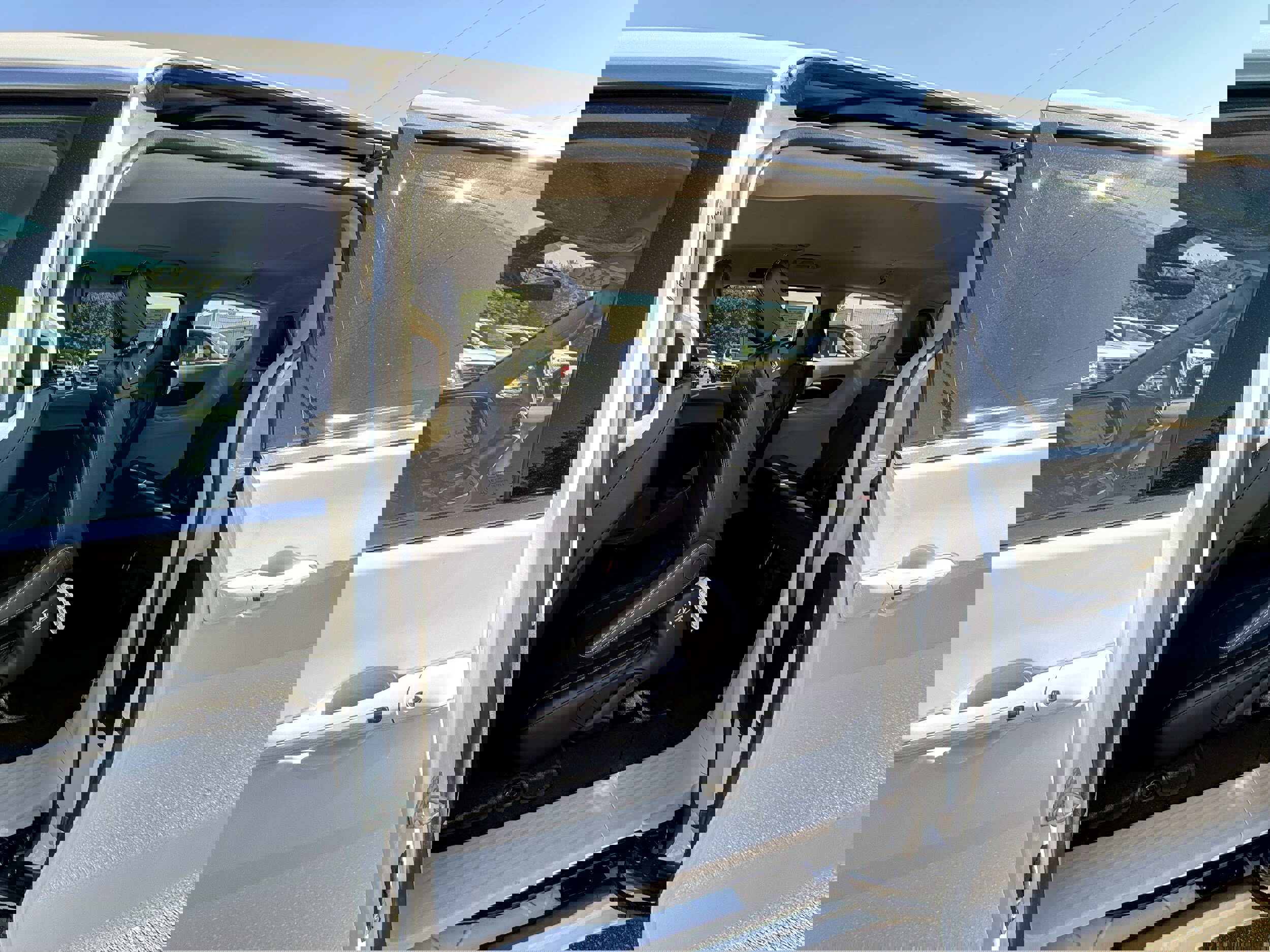 Used 2024 Chrysler Pacifica Touring-L image 21