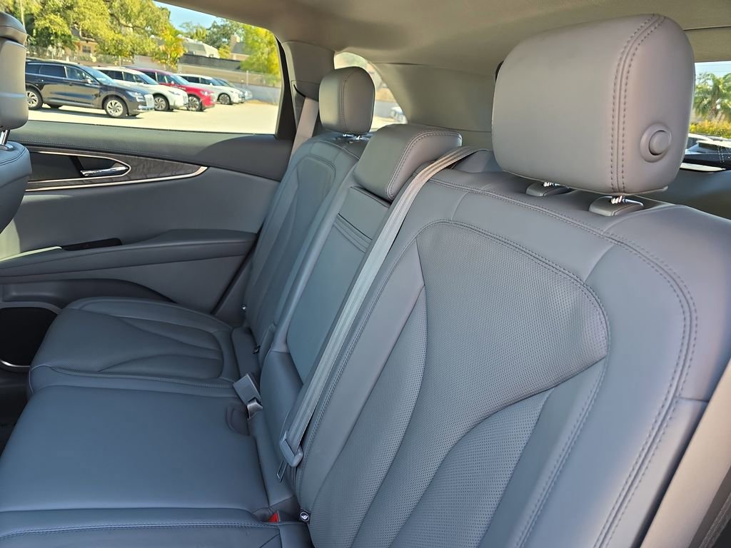 Used 2020 Lincoln Nautilus Reserve image 16