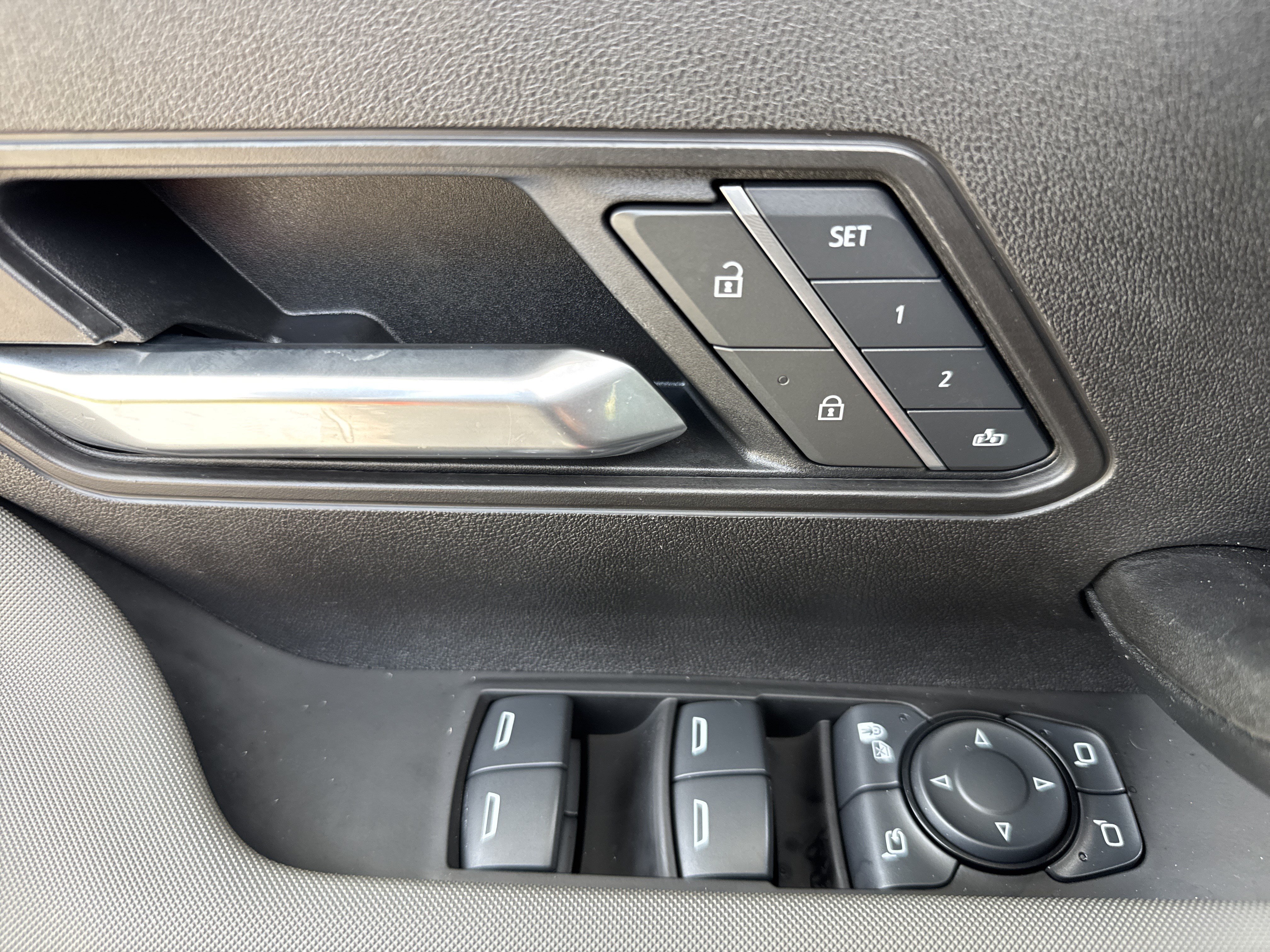 Used 2025 GMC Hummer EV 3X AWD/4WD image 15
