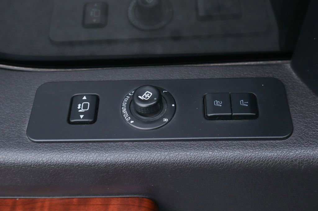 Used 2016 Ford F350 King Ranch w/ King Ranch w/Chrome Package AWD/4WD image 19