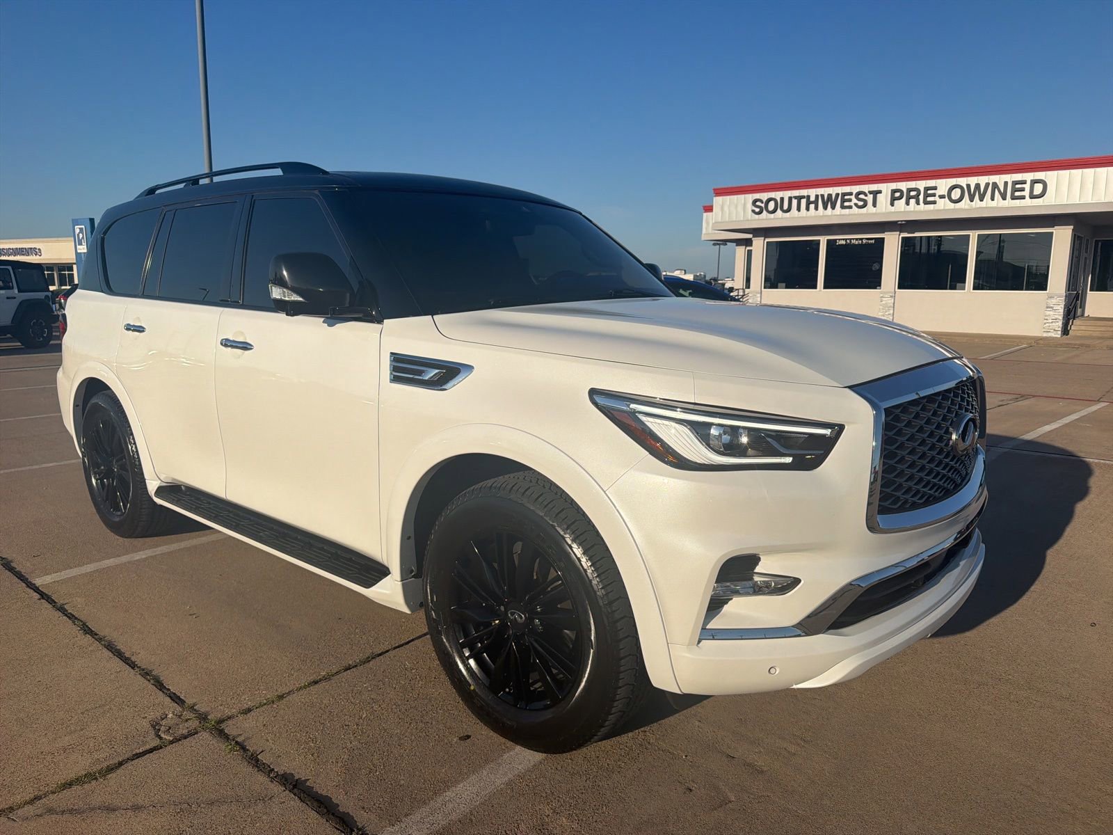 Used 2021 INFINITI QX80 Luxe w/ Cargo Package RWD image 3