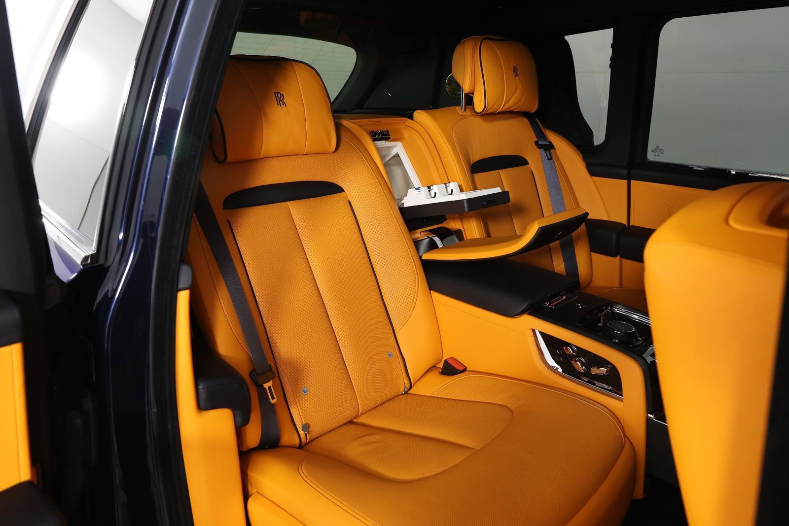 Used 2022 Rolls-Royce Cullinan w/ Cullinan Package AWD/4WD image 35