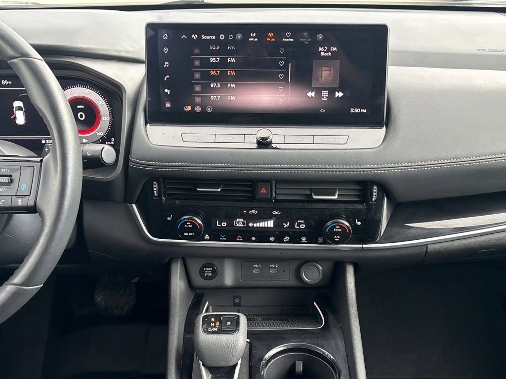 Used 2024 Nissan Rogue SL w/ SL Premium Package image 23