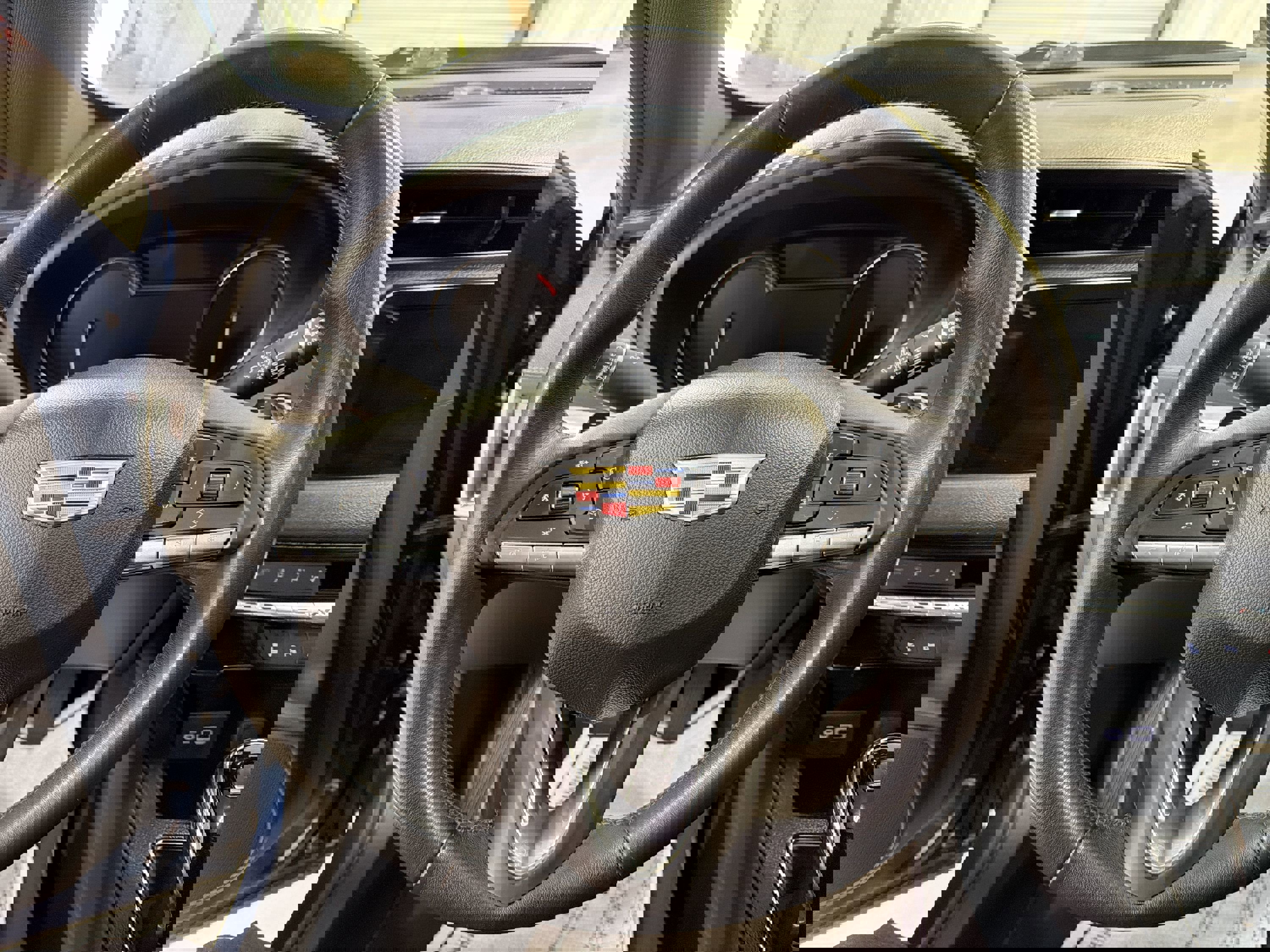 Used 2022 Cadillac XT4 Luxury w/ Cold Weather Package image 13