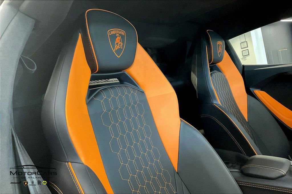 Used 2024 Lamborghini Revuelto image 25