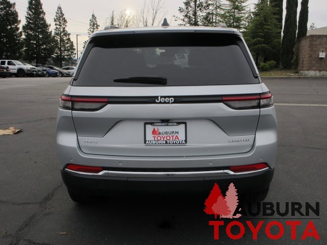 Used 2024 Jeep Grand Cherokee Limited image 6