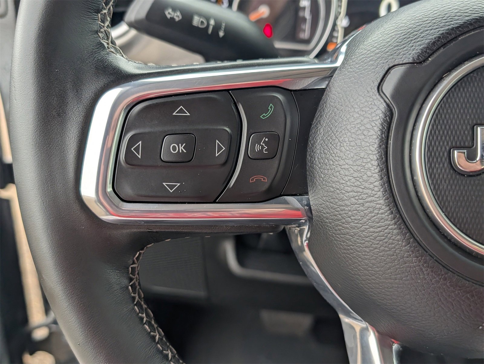 Used 2023 Jeep Wrangler Sahara w/ Cold Weather Group image 13