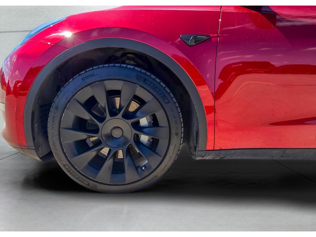 Used 2024 Tesla Model Y Long Range AWD/4WD image 34